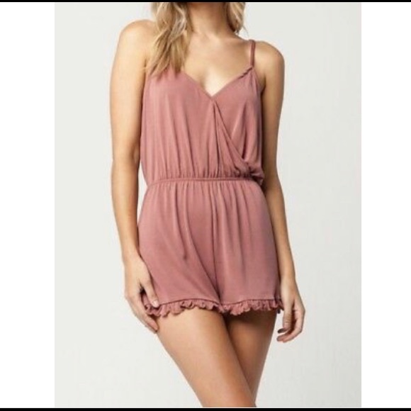 IVY & MAIN Lettuce Edge Womens Surplice Romper - Picture 2 of 4